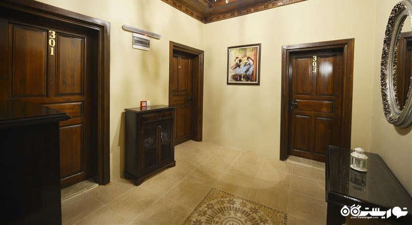 درب های ورودی اتاق ها